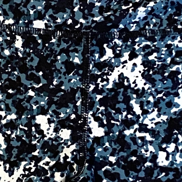 Marika Sport Moisture-Wicking Performance Capri Length Leggings Size Medium VGC - Picture 2 of 5